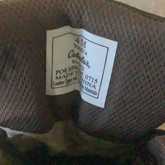Youth sized Cabelas boots - Picture 4 of 5